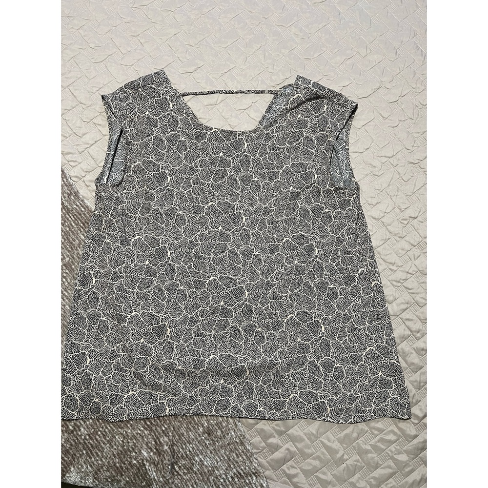 Halogen Floral Open Back Blouse - L - EUC!